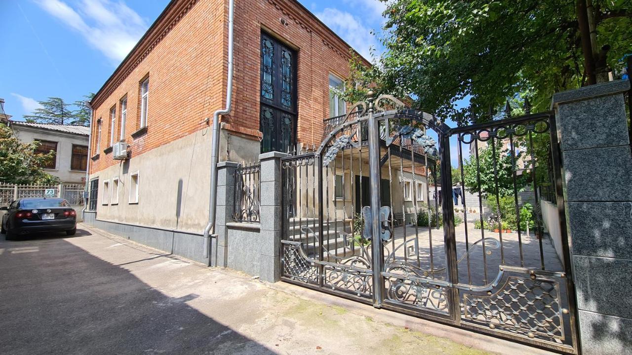 Guest House Panda Kutaisi Exterior photo